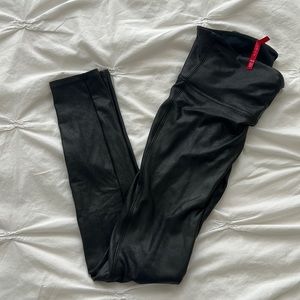 SPANX VEGAN LEATHER LEGGINGS SIZE M